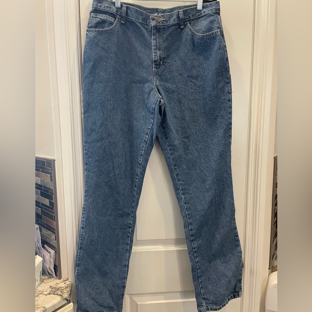 Lee Women’s Relaxed Fit Straight Leg jeans. Size 12. $25